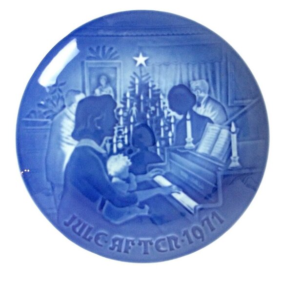 Bing & Grondahl Copenhagen Porcelain 1971 Christmas At Home Plate Denmark w/Box - Picture 1 of 5